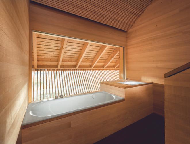 Actual product image Bette Comodo bathtub, 170 x 80 cm, 1643-, lateral overflow at the back (155 l, 170 cm, 80 cm)