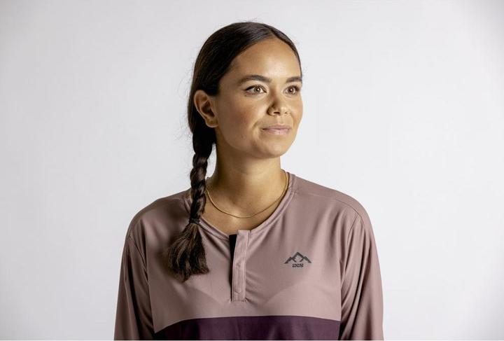 Actual product image iXS Women's Flow XTG long Sleeve Henley (42)