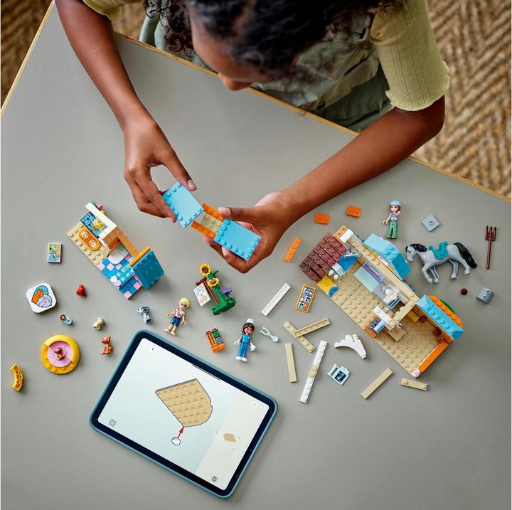 Actual product image LEGO Tierarztpraxis für Pferde und Haustiere (42651, LEGO Friends)