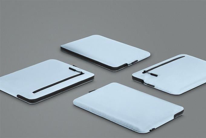 Image du produit Incase Housse compacte en nylon avec étiquette Zip pour MacBook Pro (13" 2022-2012) et MacBook Air (