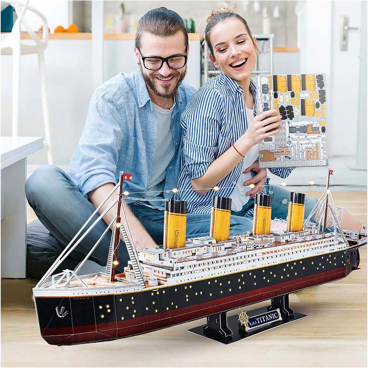 Actual product image Cubicfun Titanic LED (266 pieces)