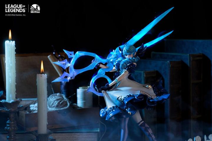 Image du produit Infinity Studios League of Legends "The Hallowed Seamstress - Gwen" Statue 1/6