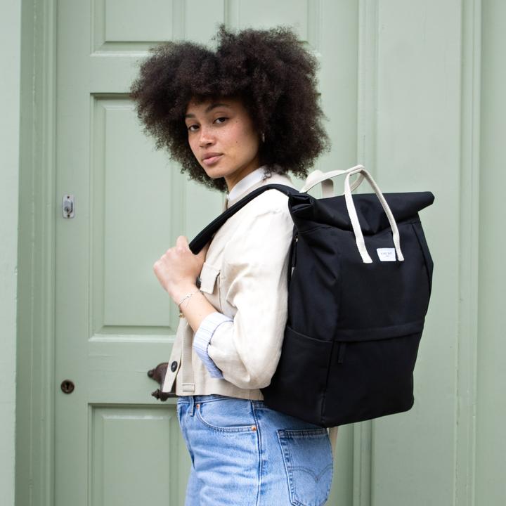 Produktbild Kind Bag Large Backpack Pebble Black (500 l)