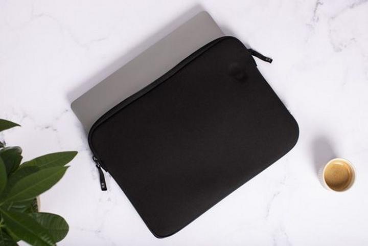 Actual product image MW Sleeve Mbp 14 Basics Life Blk/Wht (14", Apple)