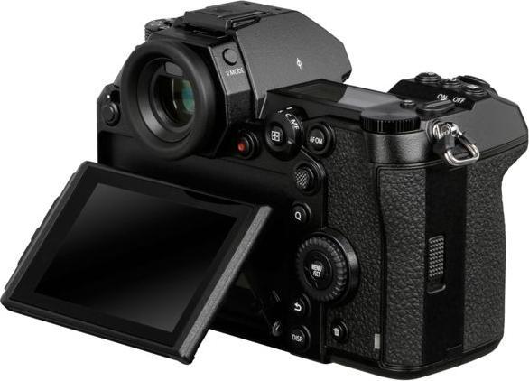 Actual product image Panasonic Lumix S1R (47.30 Mpx, Full frame)