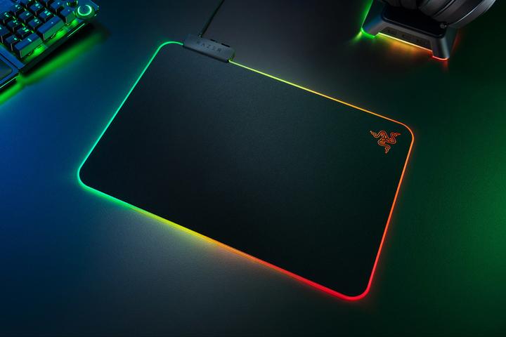 Produktbild Razer Firefly V2 (L)