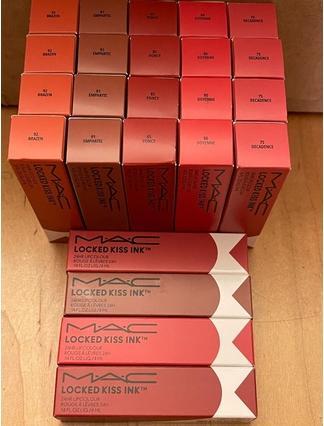 Produktbild MAC Cosmetics M.A.C. Locked Kiss Ink DOYENNE (Doyenne)