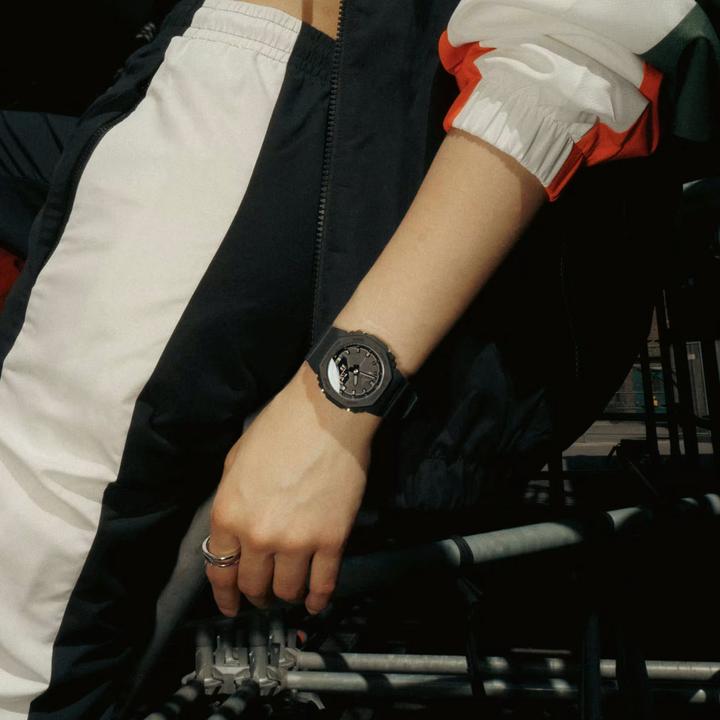 Actual product image G-Shock GMA-P2100BB-1AER (Chronograph, 40 mm)