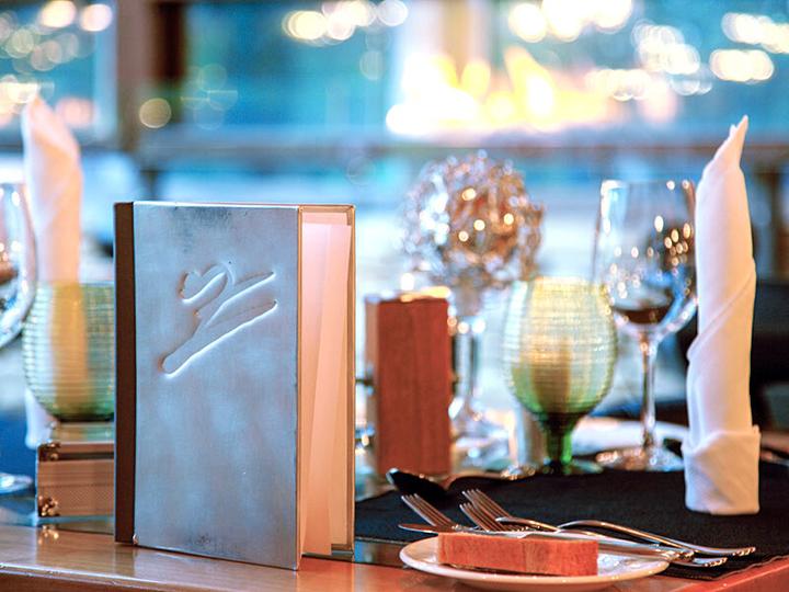 Immagine prodotto Smartbox Séjour romantique dans le canton du Valais : 1 nuit en hôtel 4* avec souper aux chandelles (2 pers.)