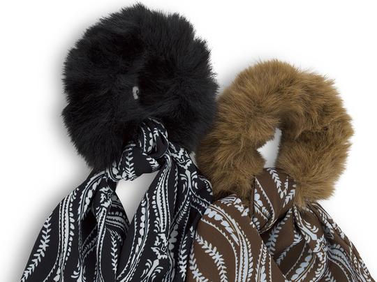 Produktbild Trisa Hair - Fake Fur Scrunchie, black brown (Haargummi)