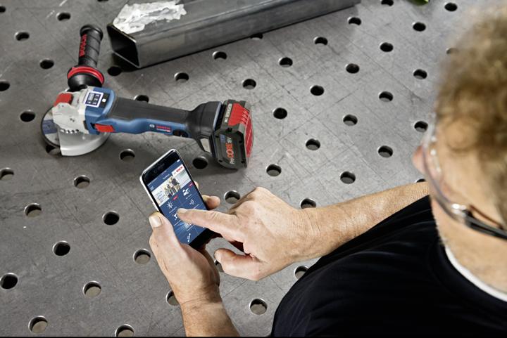 Actual product image Bosch Professional GWX 18V-10 SC Professional cordless angle grinder (125 mm)