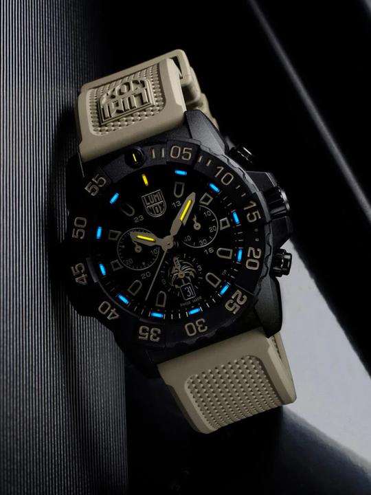 Produktbild Luminox XS.3590.NSF.SET Herrenuhr Navy Seal Foundation Chronograph Set 45mm 20ATM (Chronograph, 45 mm)