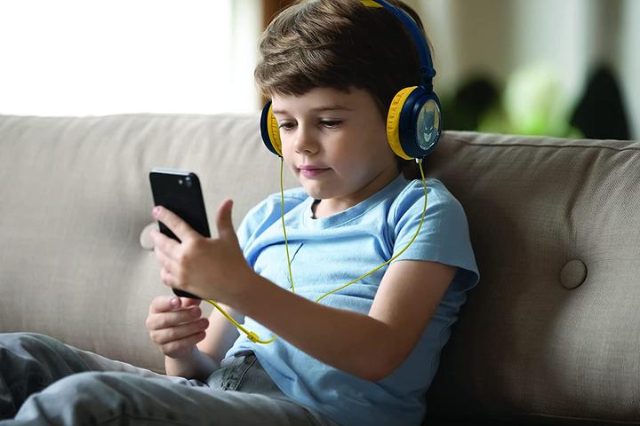 Produktbild Lexibook Batman - Kids Safe Stereo Headphones (HP015BAT)