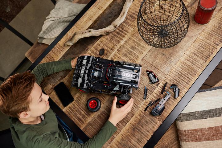 Produktbild LEGO Audi RS Q e-tron (42160, LEGO Technic)