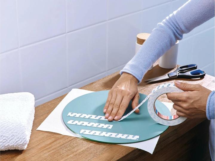 Produktbild tesa Powerbond doppelseitiges Montageband für Fliesen & Metall (19 mm)