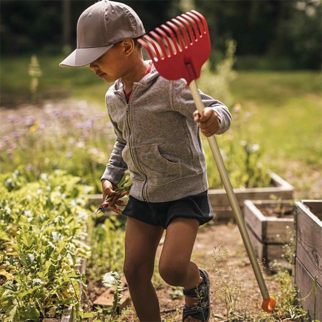 Actual product image Fiskars Kids Leaf Broom Purple 138160
