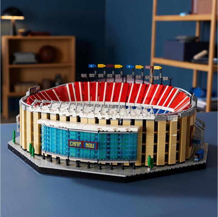 Actual product image LEGO ICONS CAMP NOU - FC BARCELONA 10284 (10284, LEGO Creator Expert, LEGO Rare Sets)