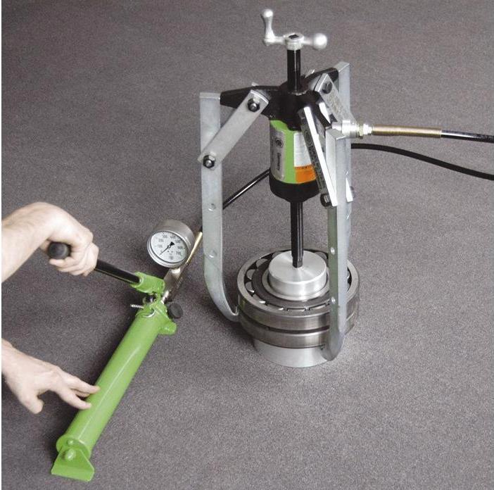 Produktbild Kukko Abzieher Serie Y-206 3-armig Außenspannung b.500mm Klemmung d.300mm hydraulisch schwenkbarer Haken