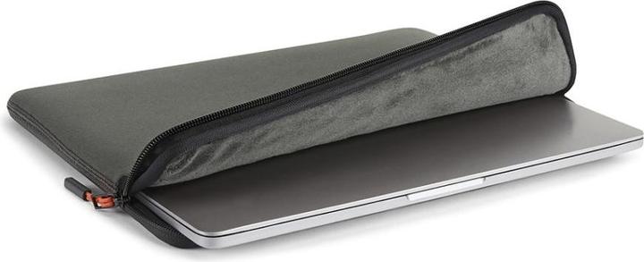 Actual product image Pipetto Classic Fit Sleeve for MacBook Pro 14/Air 13.6 (Color: Military Green) (Apple)