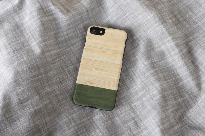 Produktbild Man.Wand &WOOD case for iPhone 7/8 bamboo forest juodas (Apple iPhone 8, Apple iPhone SE (2nd Gen), Apple iPhone 7)