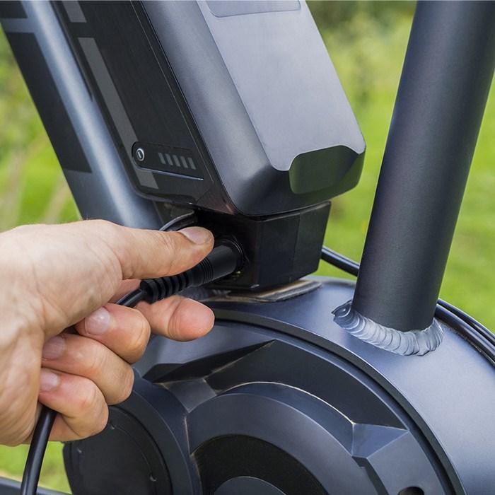 Immagine prodotto Qoltec Ładowarka do baterii roweru elektrycznego 36V | 42V | 2A | 5.5*2.1 (Caricabatterie per biciclette elettriche)
