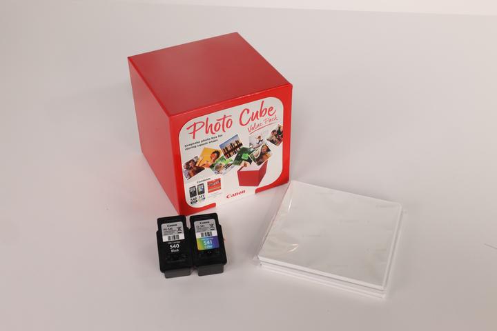 Actual product image Canon PG-540 / CL-541 Photo Cube Value Pack PP-201 13x13 cm 40 sheets (M, C, FC, Y)