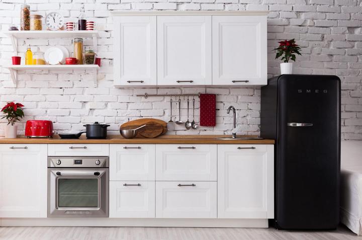 Produktbild Smeg FAB28RBL6 Kühlschrank Rechtsanschlag Schwarz 50's Style (270 l)