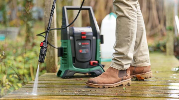 Productafbeelding Bosch Home & Garden BOSCH UniverseleAquatak 36V-100 snoerloze hogedrukreiniger (Oplaadbare batterij)