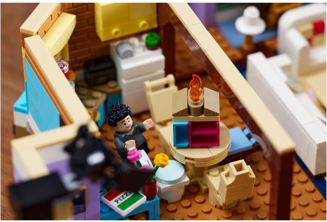 Actual product image LEGO Friends Apartments (10292, LEGO Friends, LEGO Rare Sets)