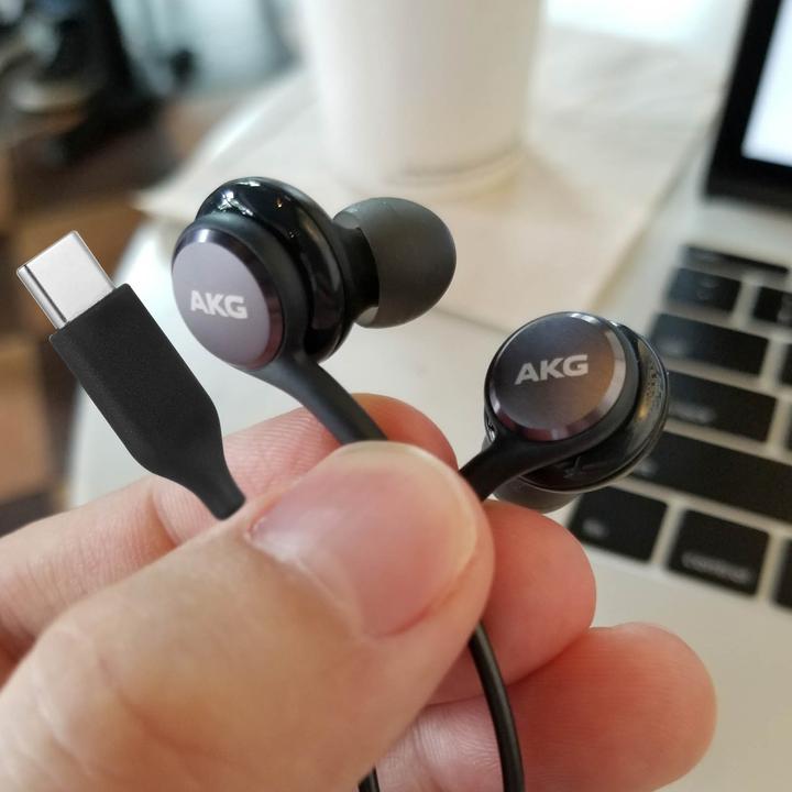 Immagine prodotto Samsung USB Type-C EO-IC100 (Nessuna soppressione del rumore, Cablato)