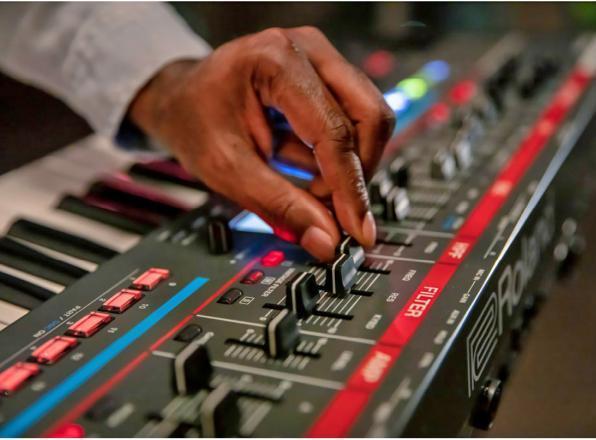 Produktbild Roland Juno-X