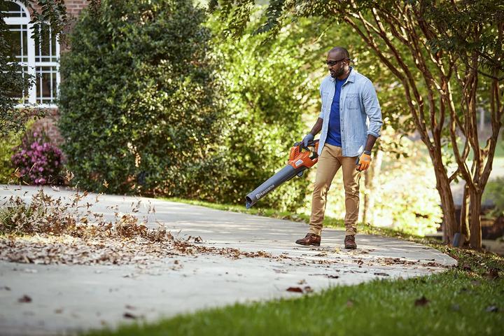 Actual product image Husqvarna Cordless leaf blower 230iB (Rechargeable battery operated, Leaf vacuums)