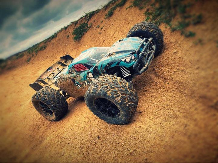 Image du produit DF-Models Twister Truggy (RTR Prêt à fonctionner)