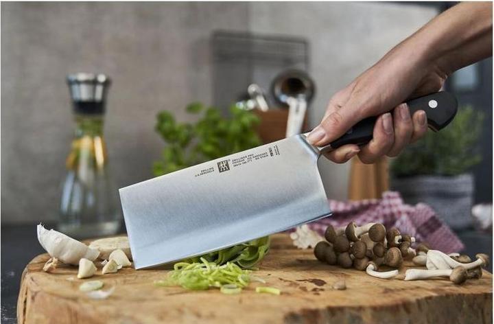 Actual product image Zwilling Pro (18 cm)