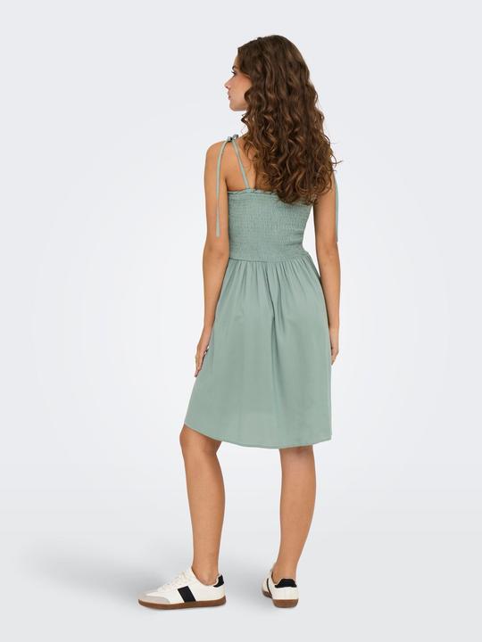 Produktbild Only Normal geschnitten Trapezausschnitt Kurzes Kleid Kleid (XL)