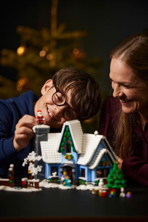 Actual product image LEGO Visit of Santa Claus (10293, LEGO Creator Expert, LEGO Rare Sets)