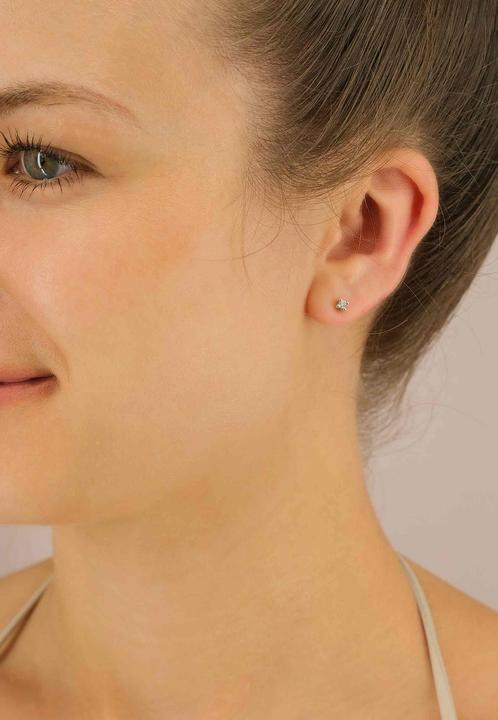 Actual product image Muau Stud earrings 4-handle setting (White gold 750)