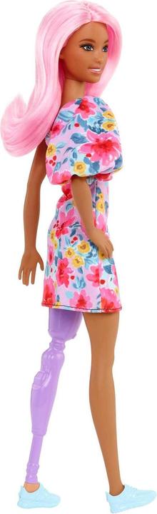 Produktbild Barbie Fashionistas Puppe im schulterfreien Blumenkleid, pinke Haare, Beinprothese, für Kinder von 3 bis 8