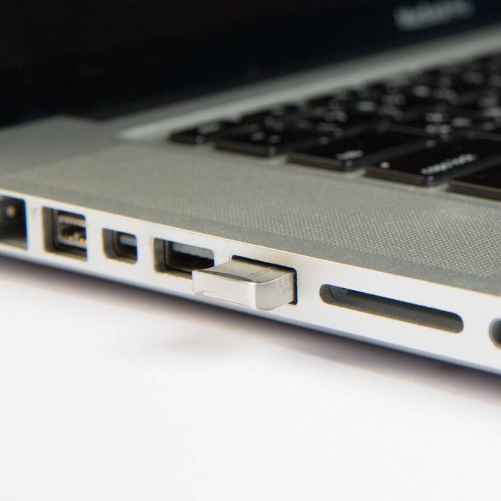 Actual product image Transcend JetFlash 710S (32 GB, USB-A, USB 3.1)