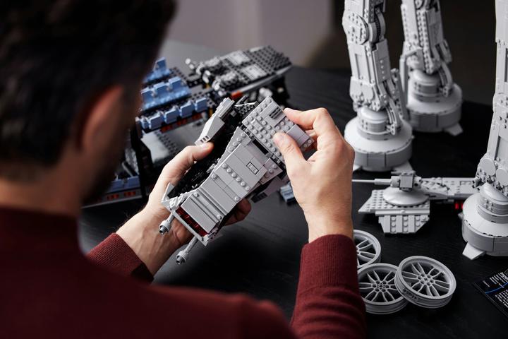 Productafbeelding LEGO AT-AT (75313, LEGO Star Wars, LEGO Zeldzame Sets)