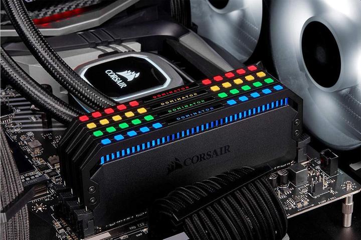 Produktbild Corsair Dominator Platinum RGB (4 x 8GB, 3200 MHz, DDR4-RAM, DIMM)