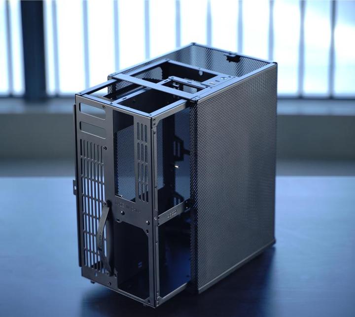 Actual product image Jonsbo VR3 (Mini-ITX)