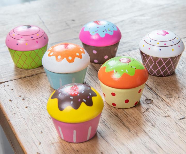 Image du produit New Classic Toys Assortiment de cupcakes dans une boîte cadeau - 6 pièces