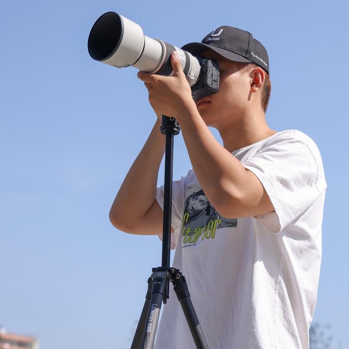 Actual product image Ulanzi MT 60 Carbon Fibre Travel Tripod