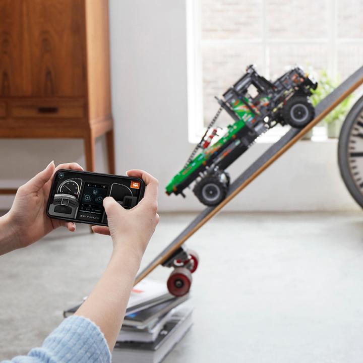 Actual product image LEGO Mercedes-Benz Zetros Offroad Truck (42129, LEGO Technic)