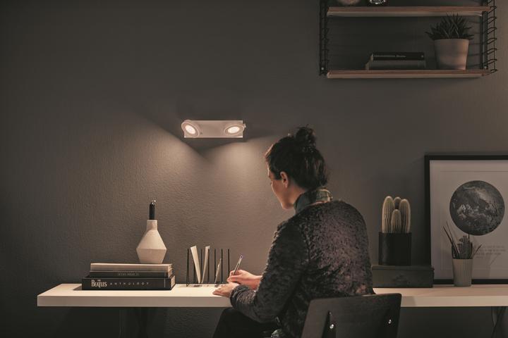 Actual product image Philips Warm Glow Clockwork (1000 lm)