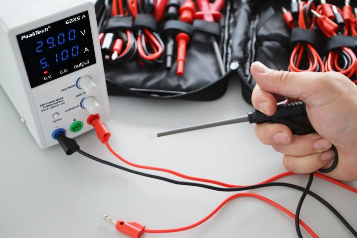 Image du produit Peaktech Messzubehör-Set, P 8201, für Labornetzgeräte mit 4 mm Steckern