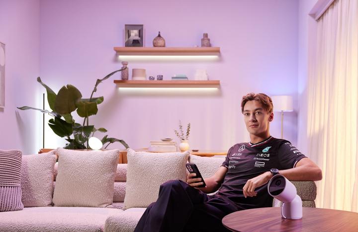 Actual product image Philips Hue Secure Wired Camera with Stand (1920 x 1080 Pixels)