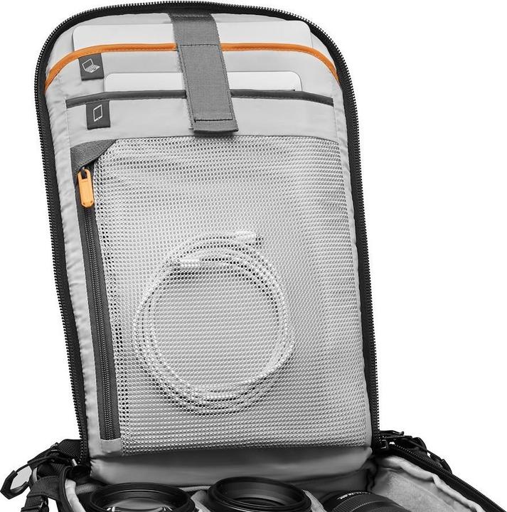 Actual product image Lowepro Flipside 300 AW III (Photo backpack, 17 l)