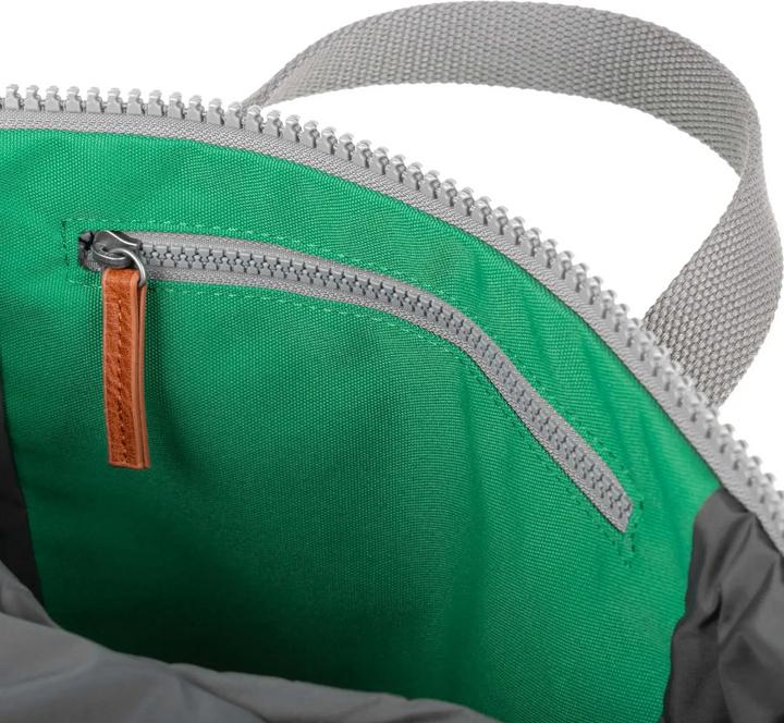 Produktbild Roka London Finchley A Sustainable Mountain Green 12-15 recycled bottles Medium (15 l)